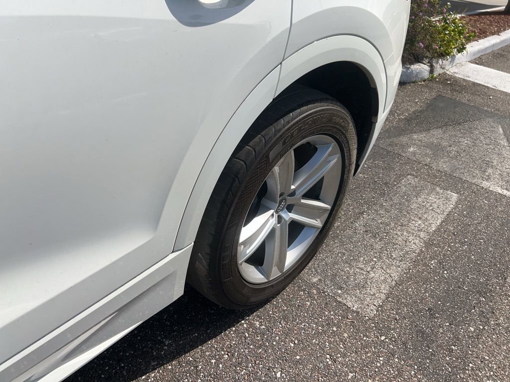 Used 2019 Audi Q8 Premium w/ Convenience Package image 20