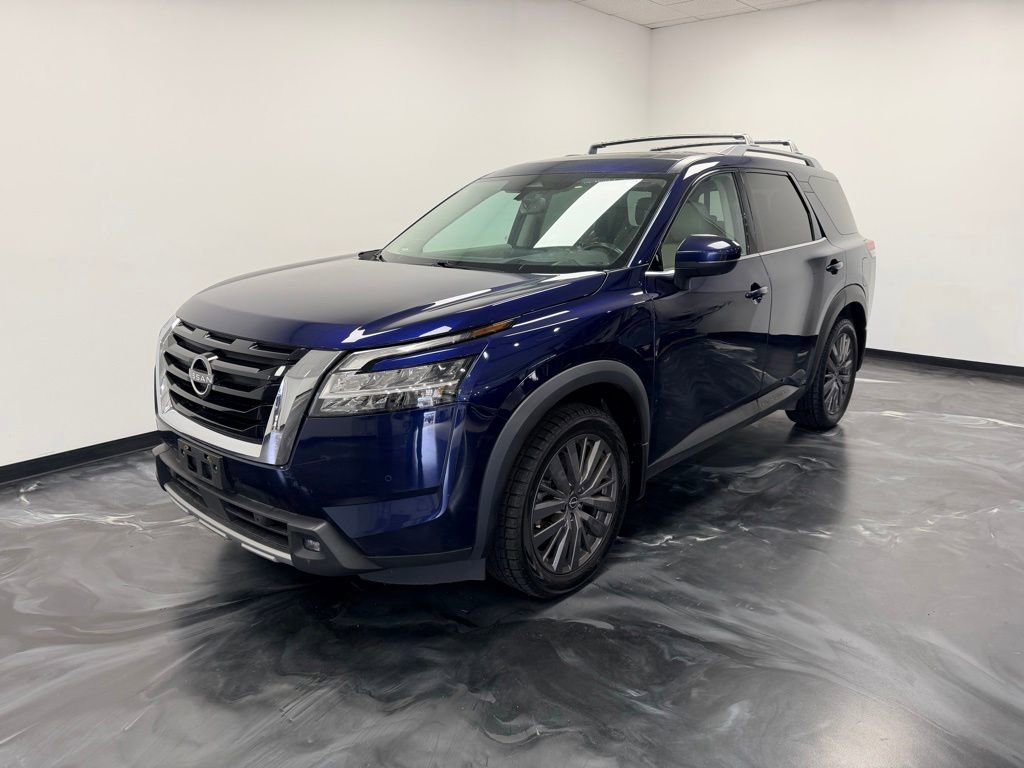 Used 2022 Nissan Pathfinder SL AWD/4WD image 5