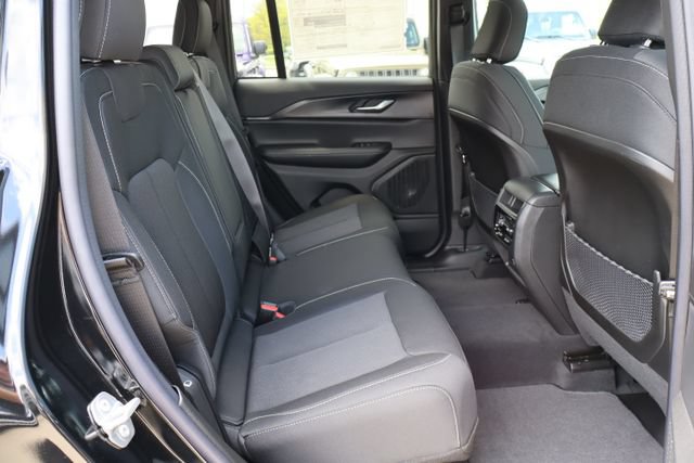 New 2026 Jeep Grand Cherokee Laredo AWD/4WD image 35