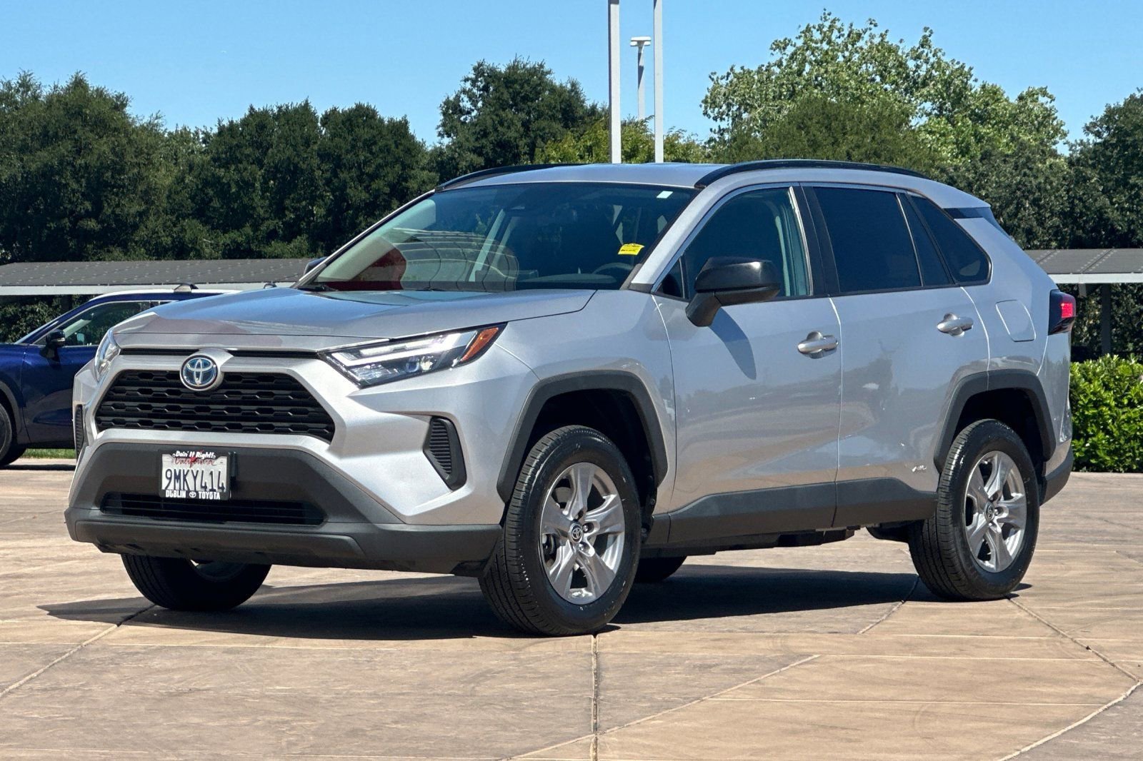 Certified 2023 Toyota RAV4 LE AWD/4WD image 10