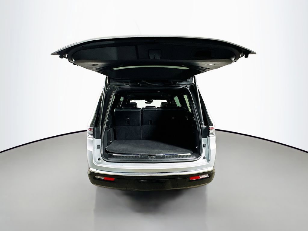 Used 2023 Jeep Grand Wagoneer 4WD image 37