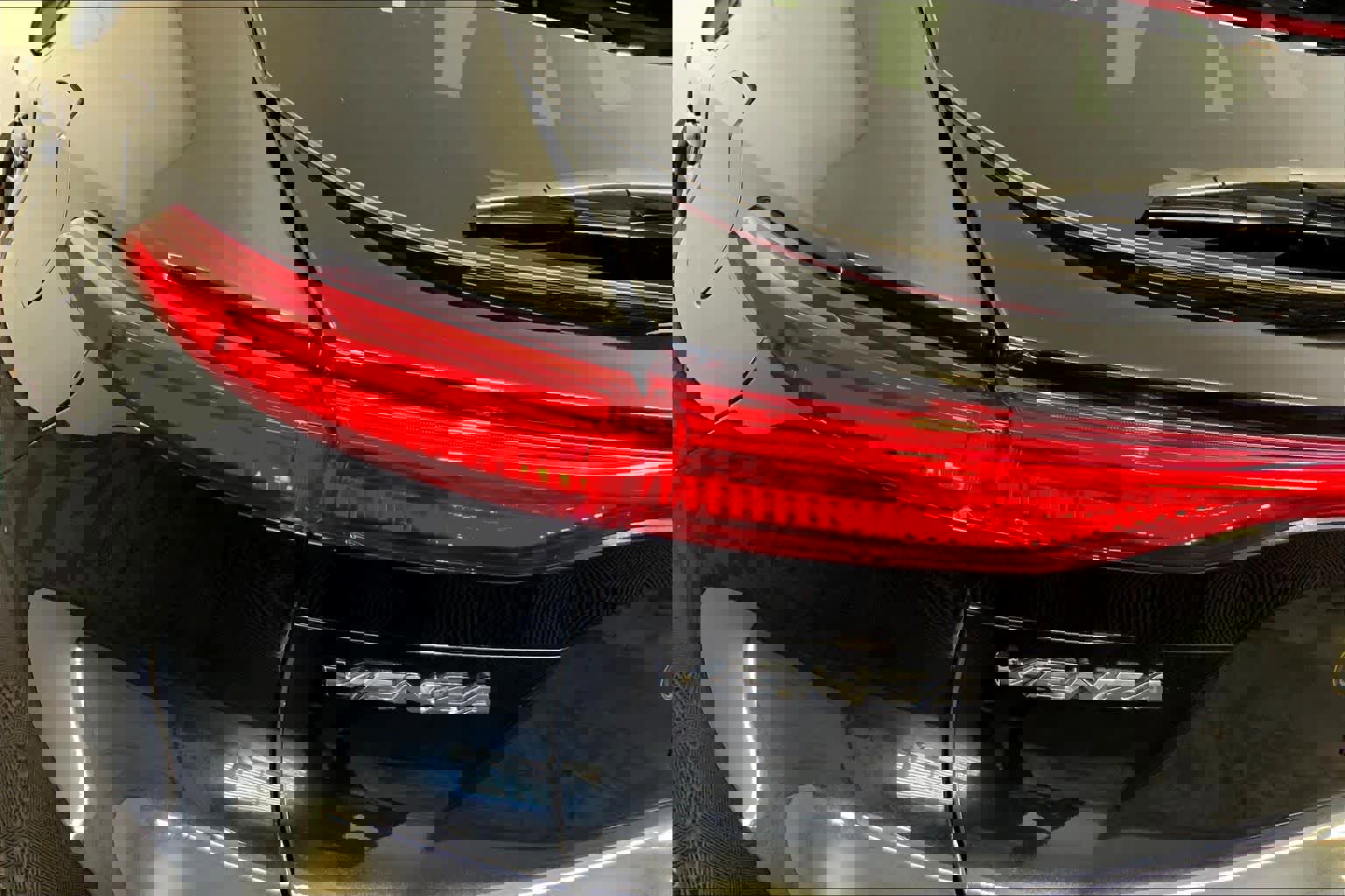 Used 2023 Toyota Venza XLE image 28