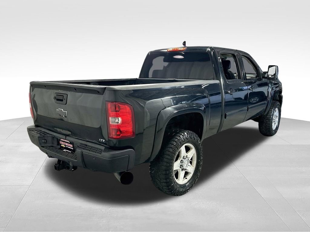 Used 2014 Chevrolet Silverado 2500 LTZ w/ LTZ Plus Package AWD/4WD image 9