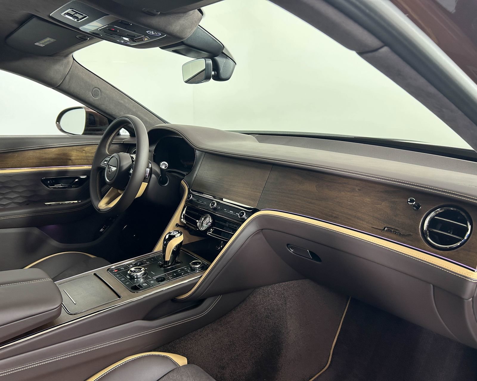 New 2026 Bentley Flying Spur Plug-In Hybrid image 2