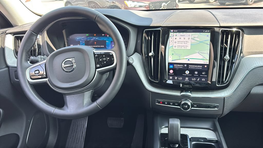 Certified 2025 Volvo XC60 B5 Plus AWD/4WD image 7