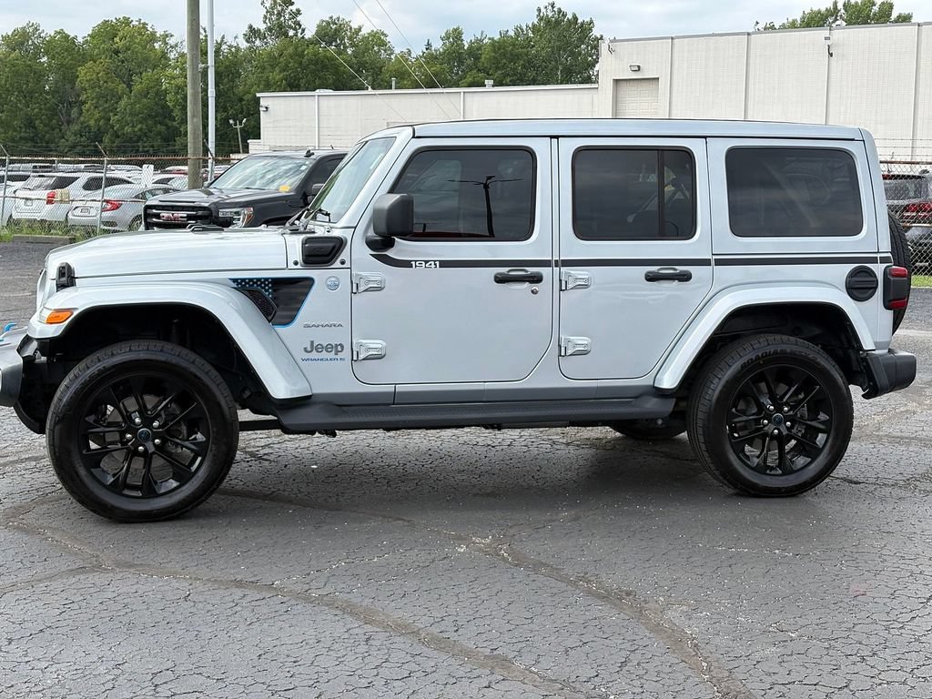 Used 2024 Jeep Wrangler Unlimited Sahara w/ Technology Group AWD/4WD image 4