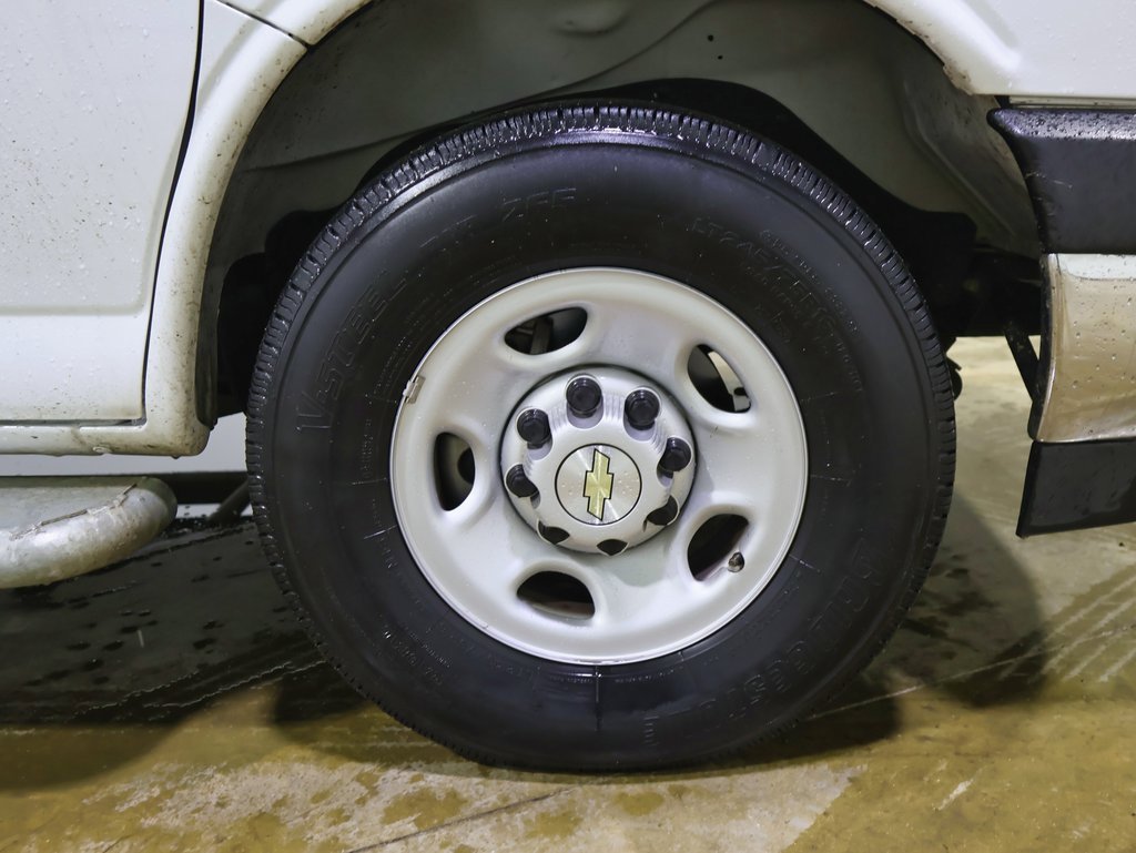 Certified 2024 Chevrolet Express 2500 Work Van w/ Driver Convenience Package image 19