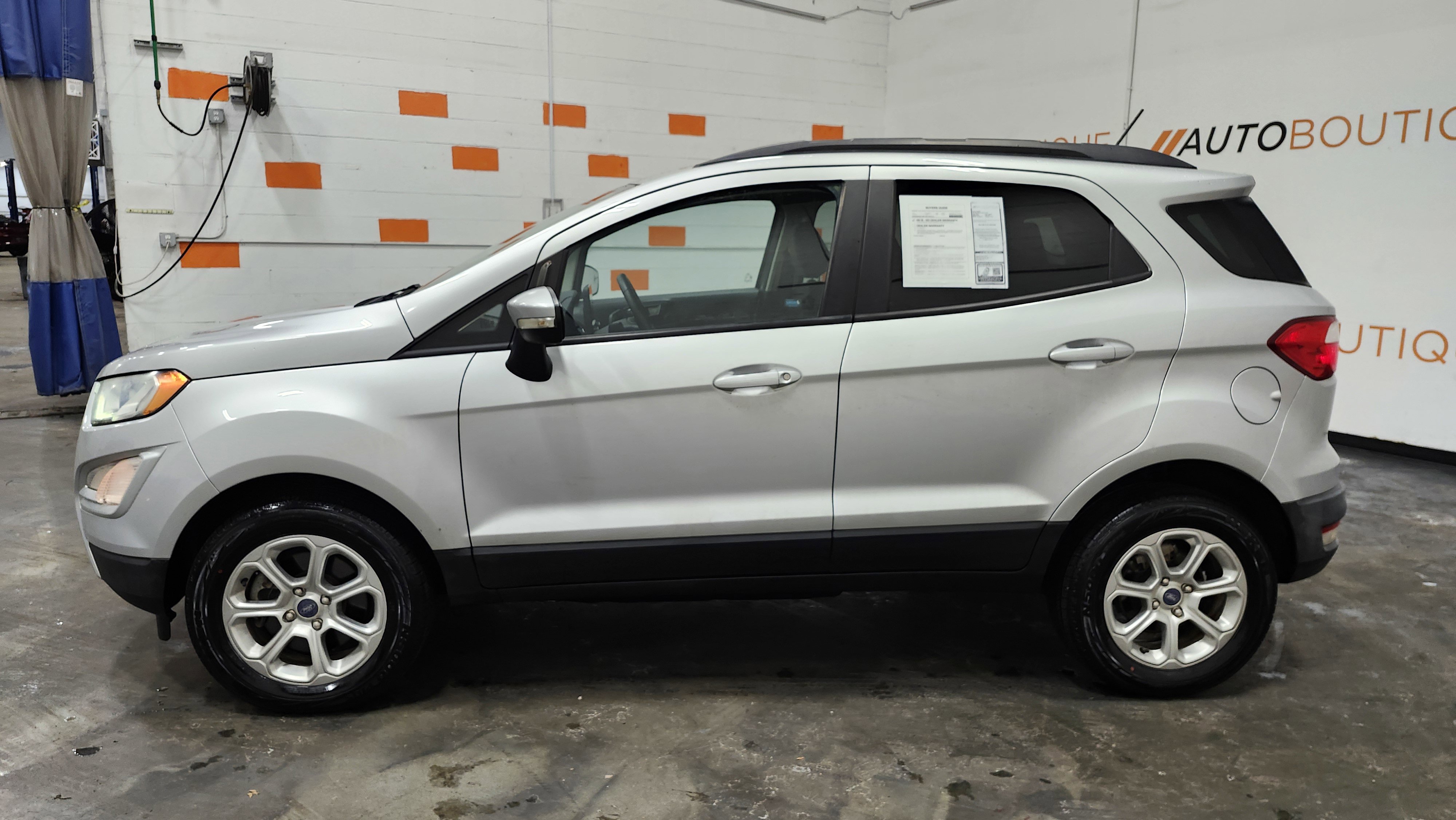Used 2020 Ford EcoSport SE w/ SE Convenience Package image 13