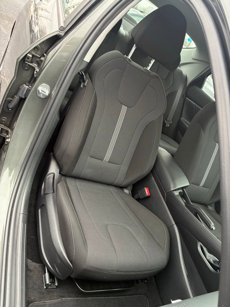 Used 2024 Hyundai Elantra SE image 17