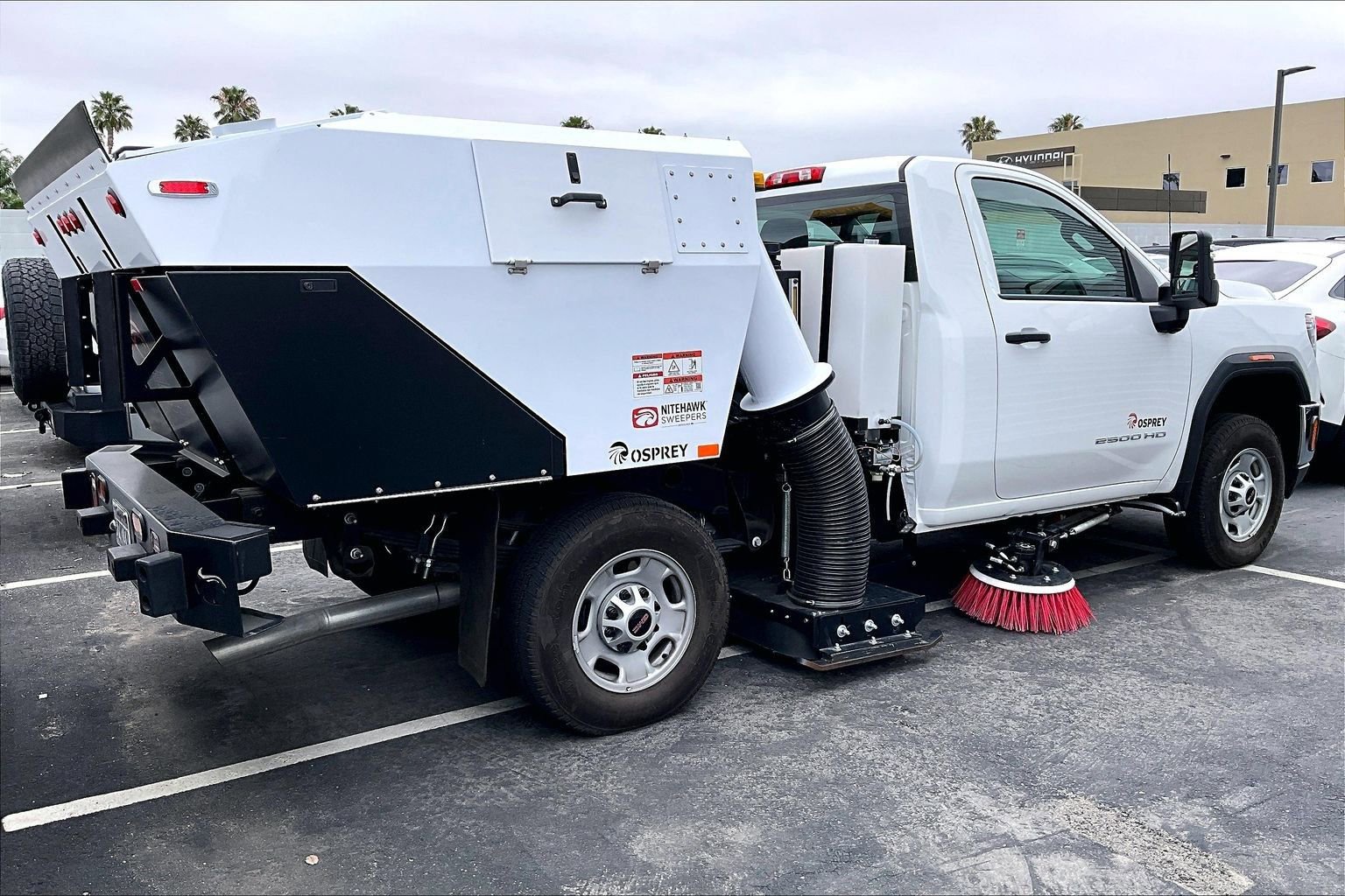 Used 2022 GMC Sierra 2500 Pro w/ Fleet Convenience Package image 3