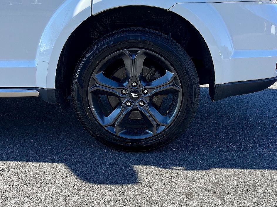 Used 2019 Dodge Journey Crossroad FWD image 12