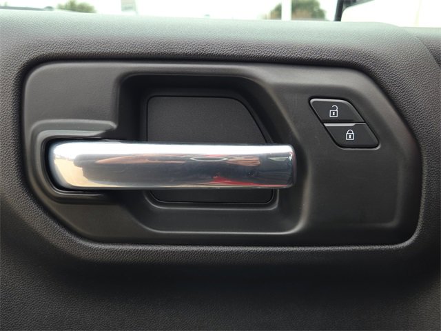 Used 2025 Chevrolet Silverado 1500 Custom Trail Boss w/ LPO, Dark Essentials Package image 21