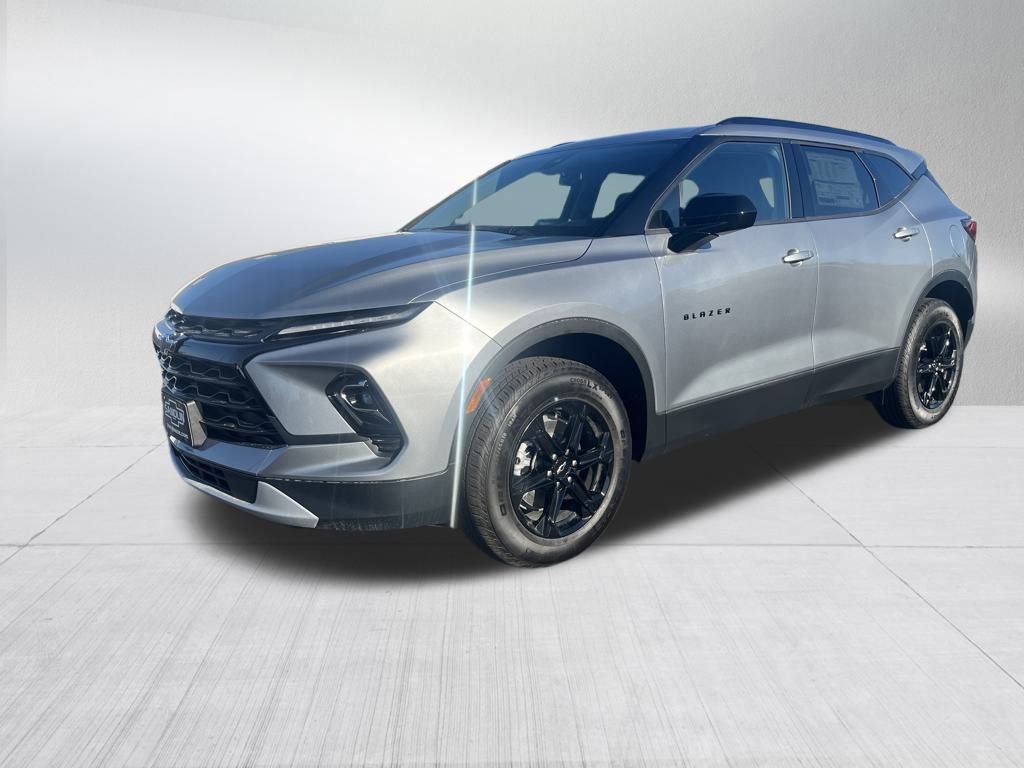 New 2025 Chevrolet Blazer LT w/ Midnight/Sport Edition image 4
