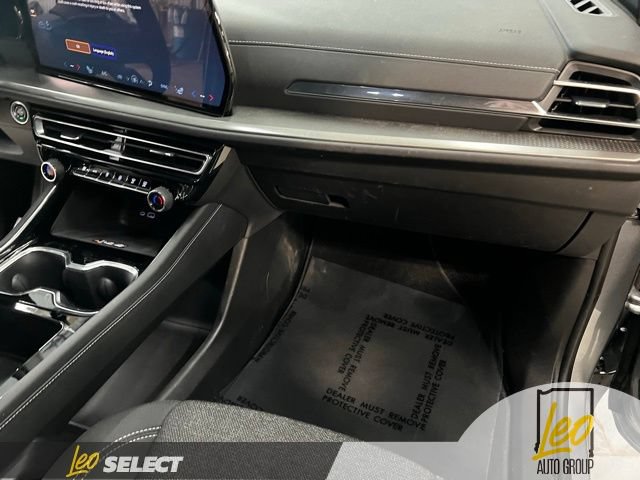 Used 2026 Chevrolet Traverse LT w/ Driver Confidence Package AWD/4WD image 18