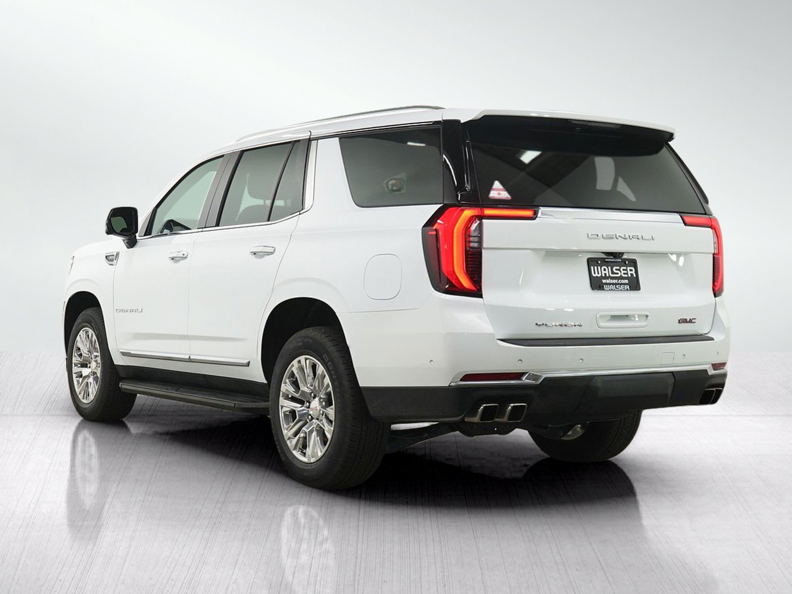 Used 2025 GMC Yukon Denali AWD/4WD image 4