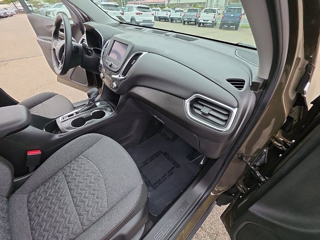 Used 2023 Chevrolet Equinox LT AWD/4WD image 29