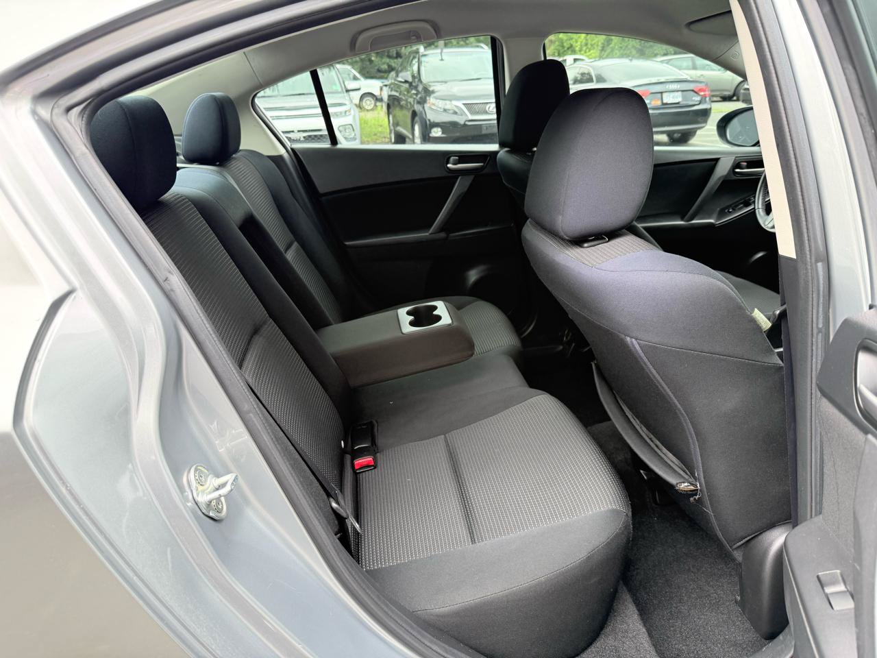 Used 2012 MAZDA MAZDA3 i Touring FWD image 16