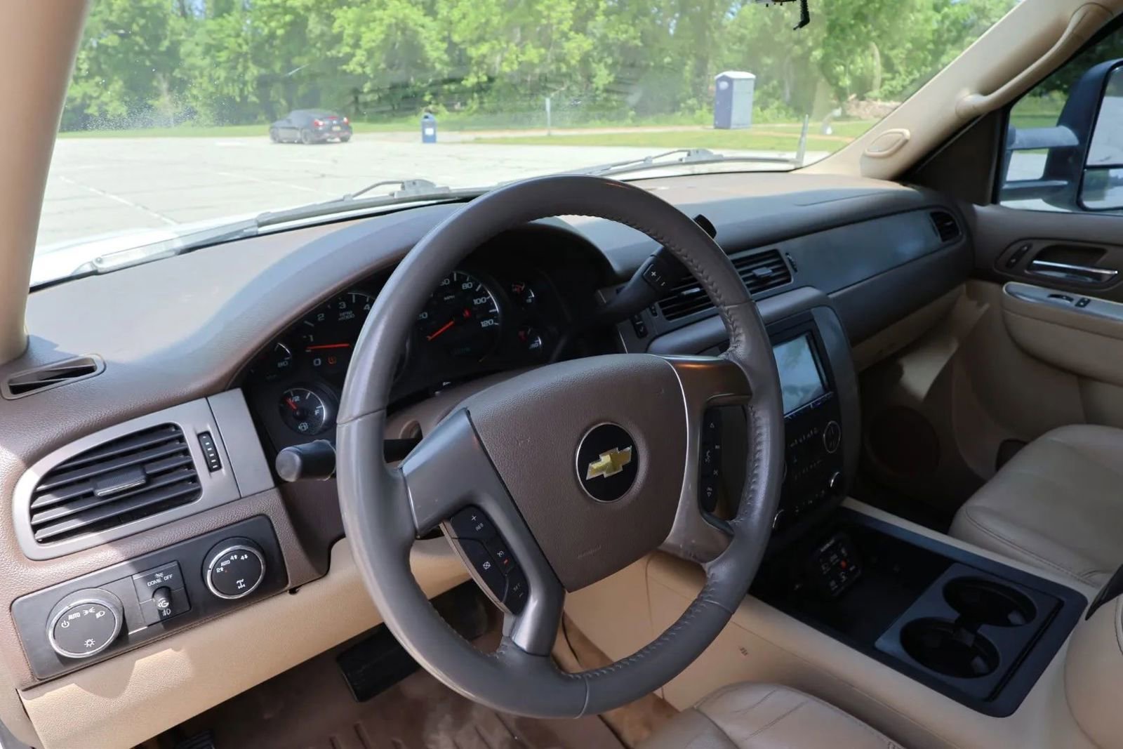 Used 2012 Chevrolet Avalanche LT w/ Suspension Package, Off-Road AWD/4WD image 18