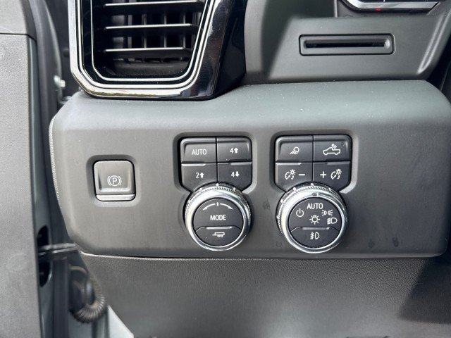 Used 2024 GMC Sierra 2500 AT4 w/ AT4 Preferred Package AWD/4WD image 19