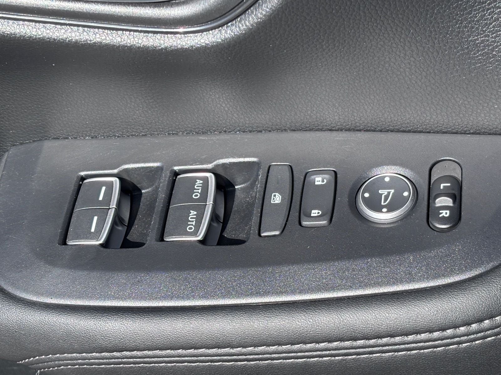 Certified 2025 Honda HR-V EX-L image 20