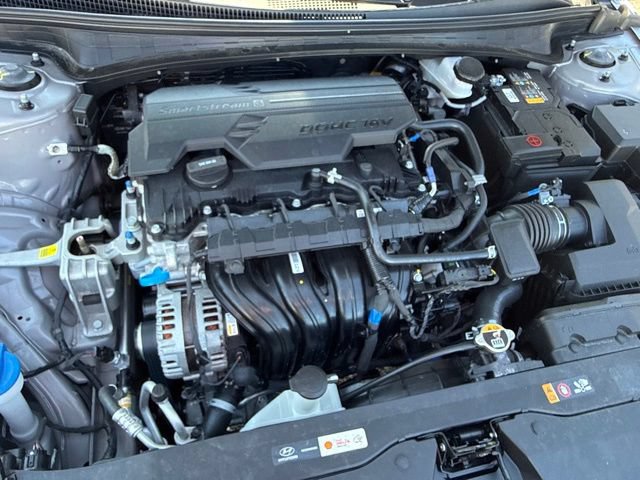 Used 2026 Hyundai Elantra SE FWD image 30