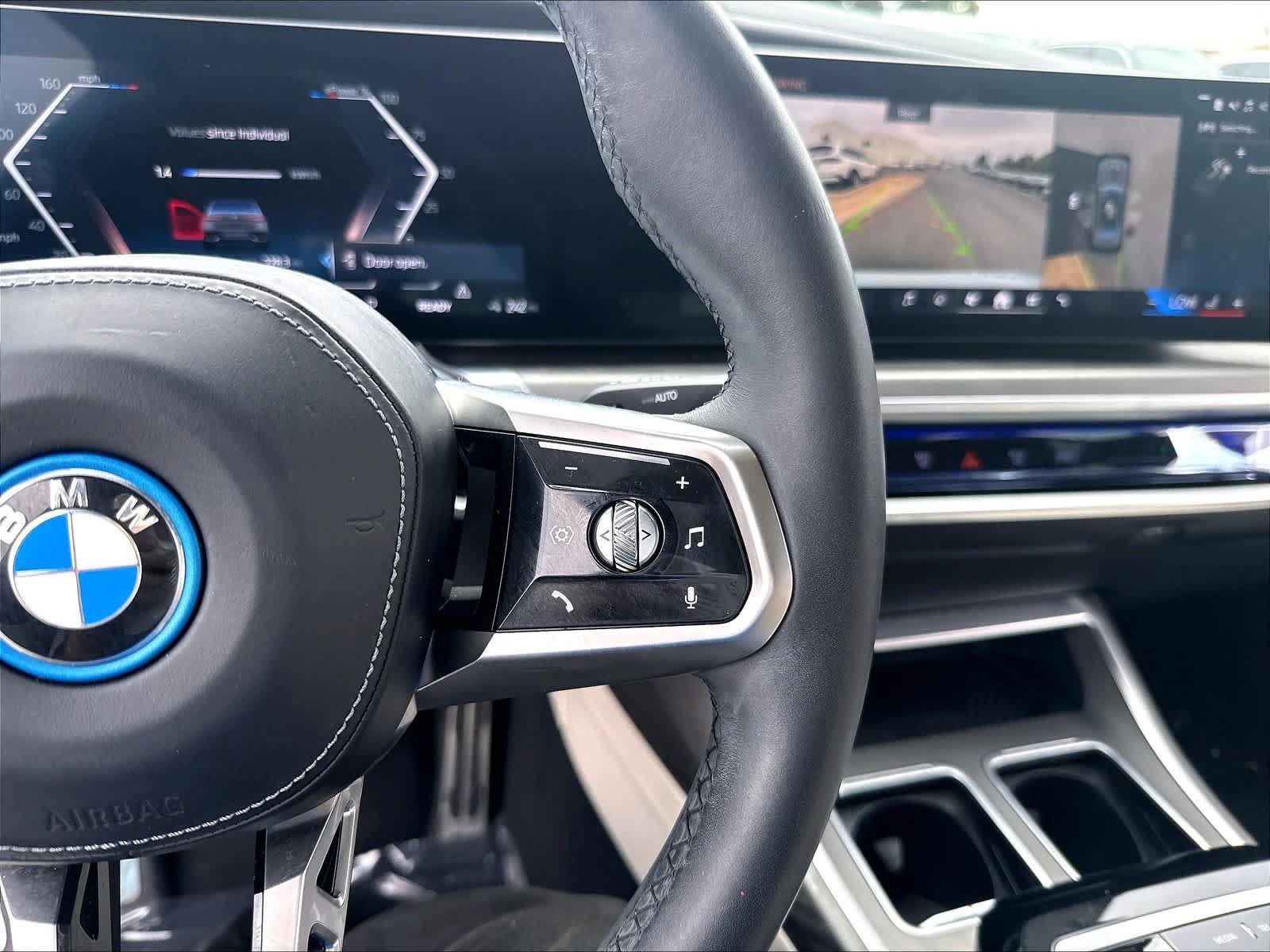 Used 2023 BMW i7 xDrive60 AWD/4WD image 15