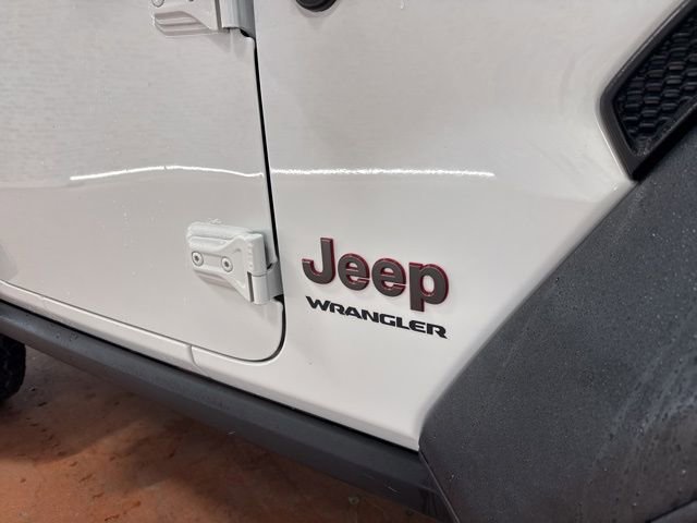 Used 2018 Jeep Wrangler Rubicon w/ Cold Weather Group image 9
