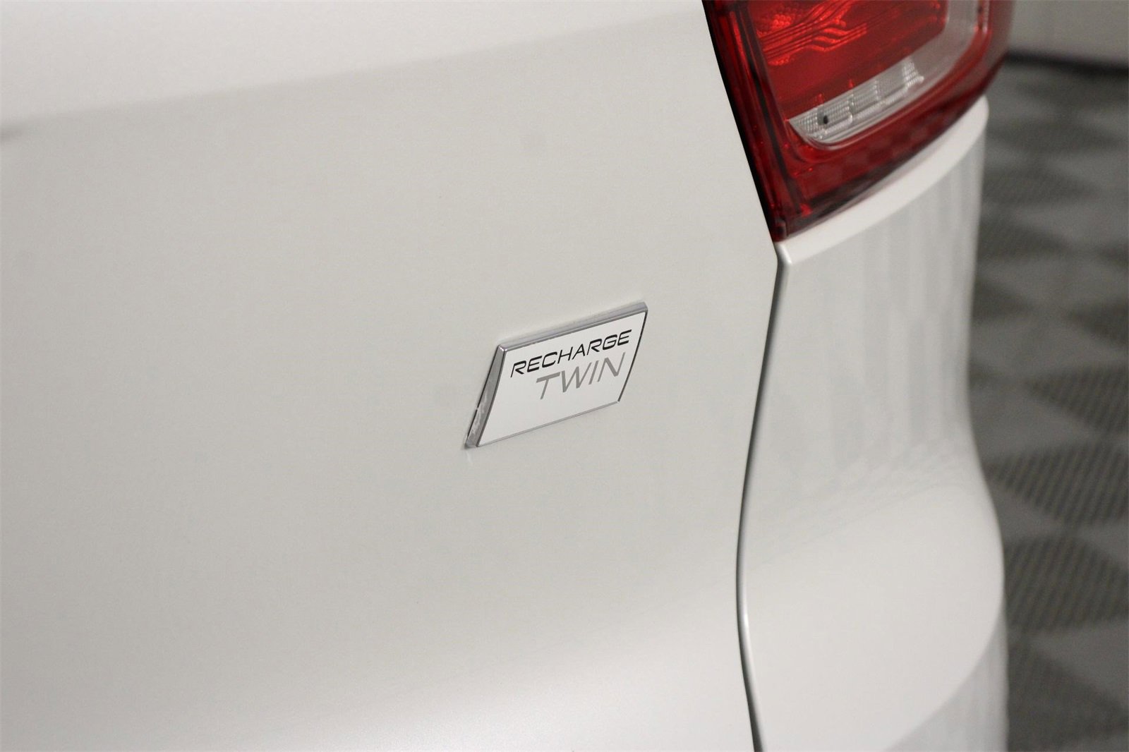 Certified 2023 Volvo XC40 Recharge Ultimate image 20