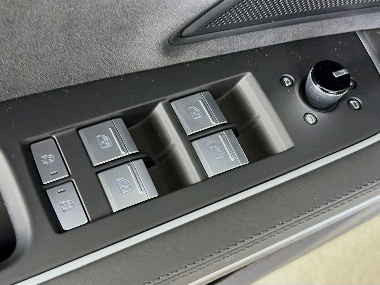 New 2026 Audi A8 L 3.0T AWD/4WD image 18