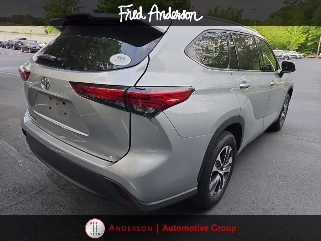 Used 2022 Toyota Highlander XLE FWD image 11