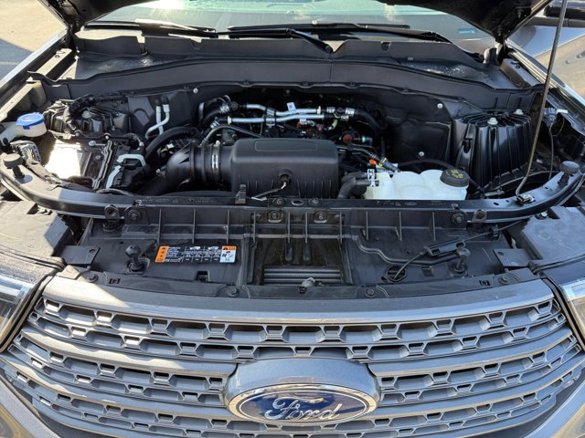 Used 2023 Ford Explorer XLT w/ Equipment Group 202A AWD/4WD image 34