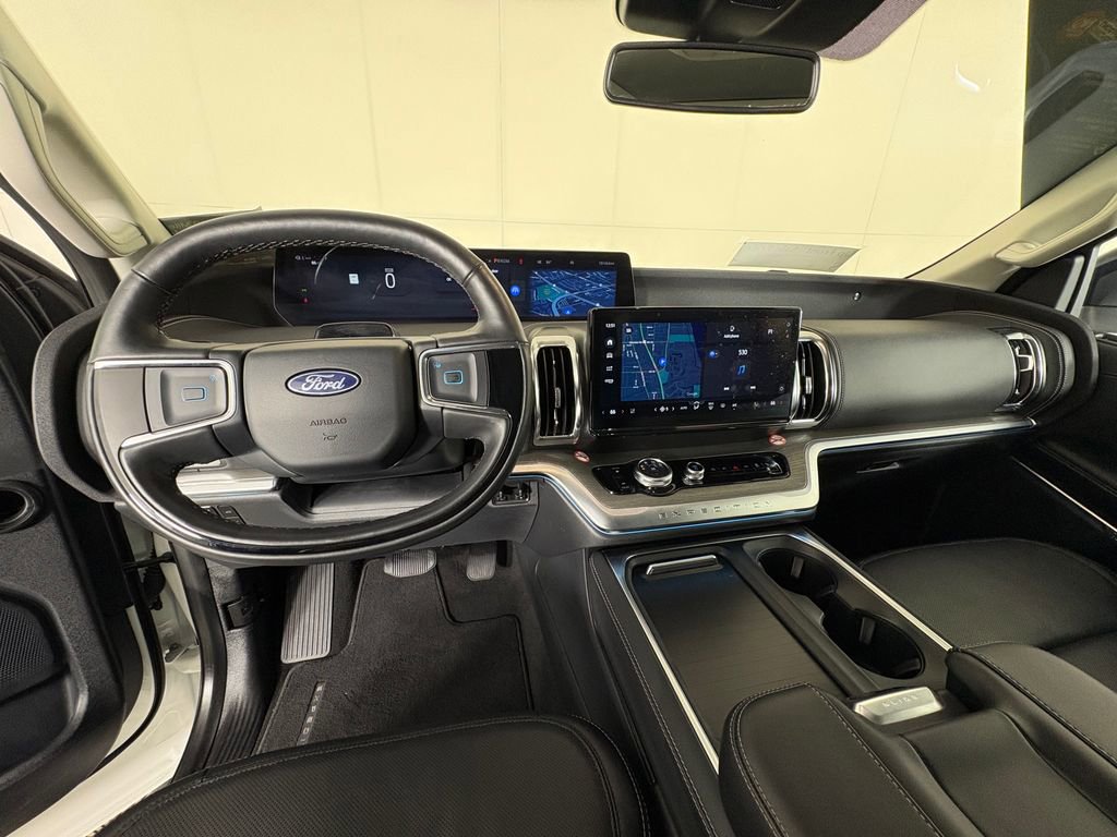 Certified 2025 Ford Expedition Platinum image 8