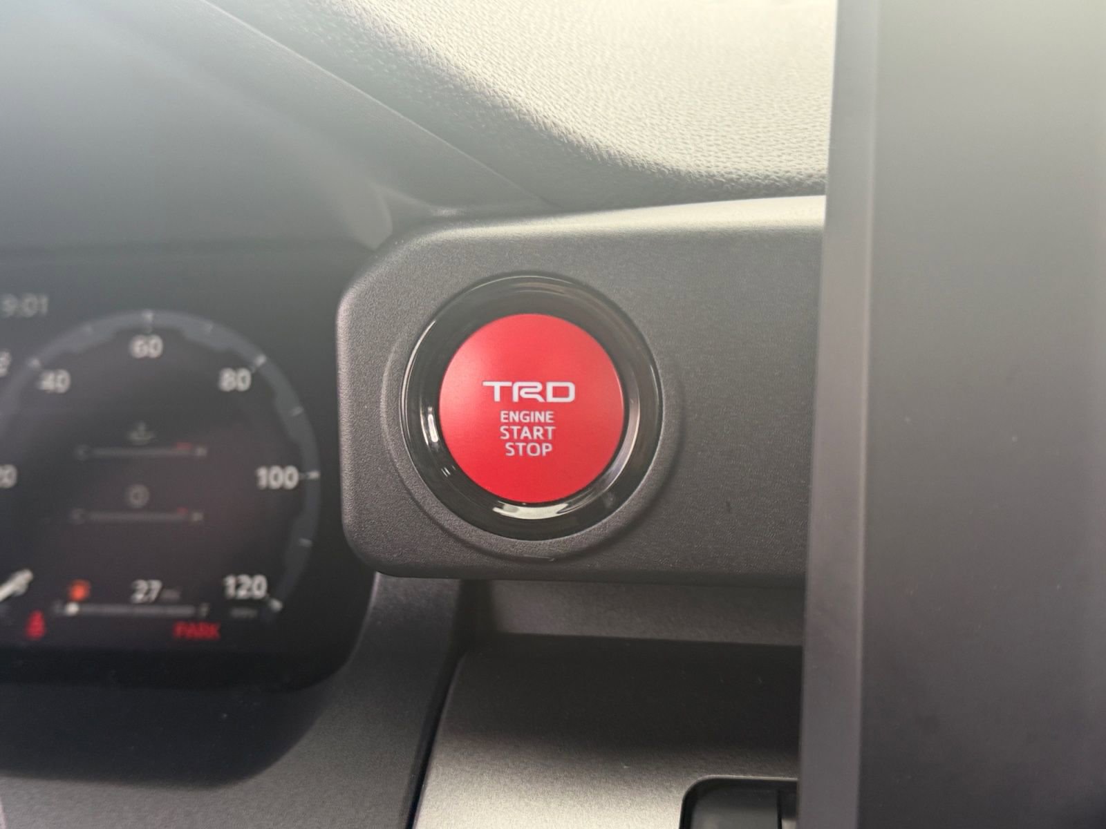 Certified 2025 Toyota 4Runner TRD Off-Road image 18