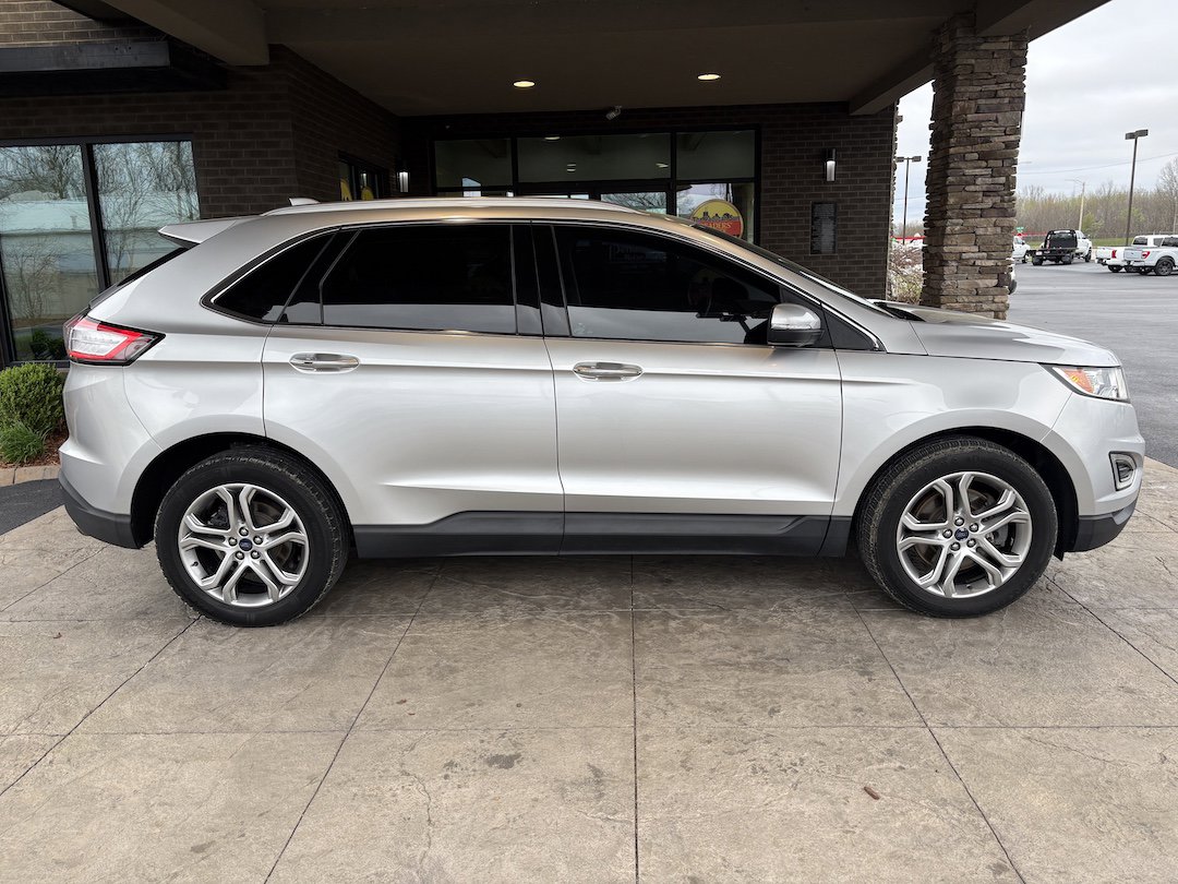 Used 2016 Ford Edge Titanium w/ Technology Package FWD image 5