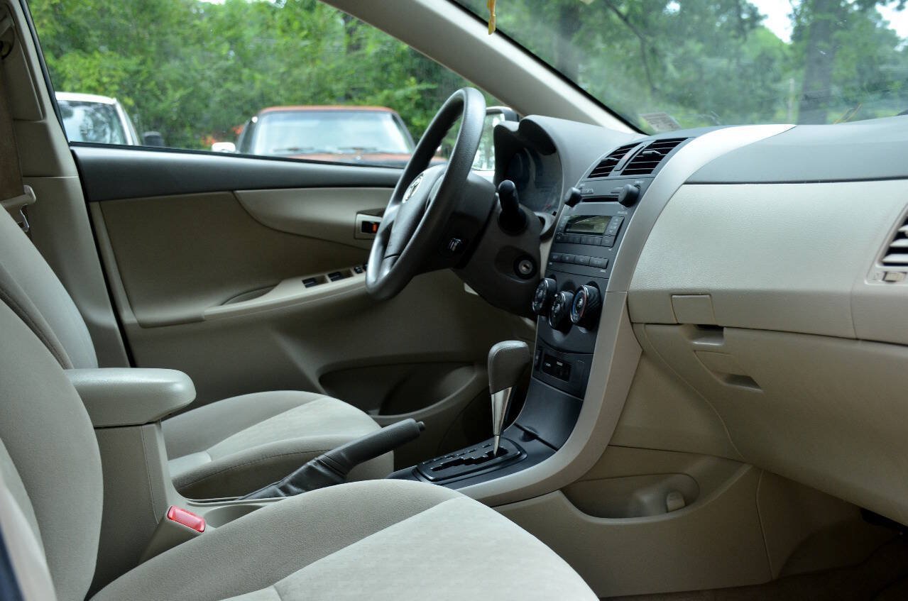 Used 2009 Toyota Corolla LE FWD image 10