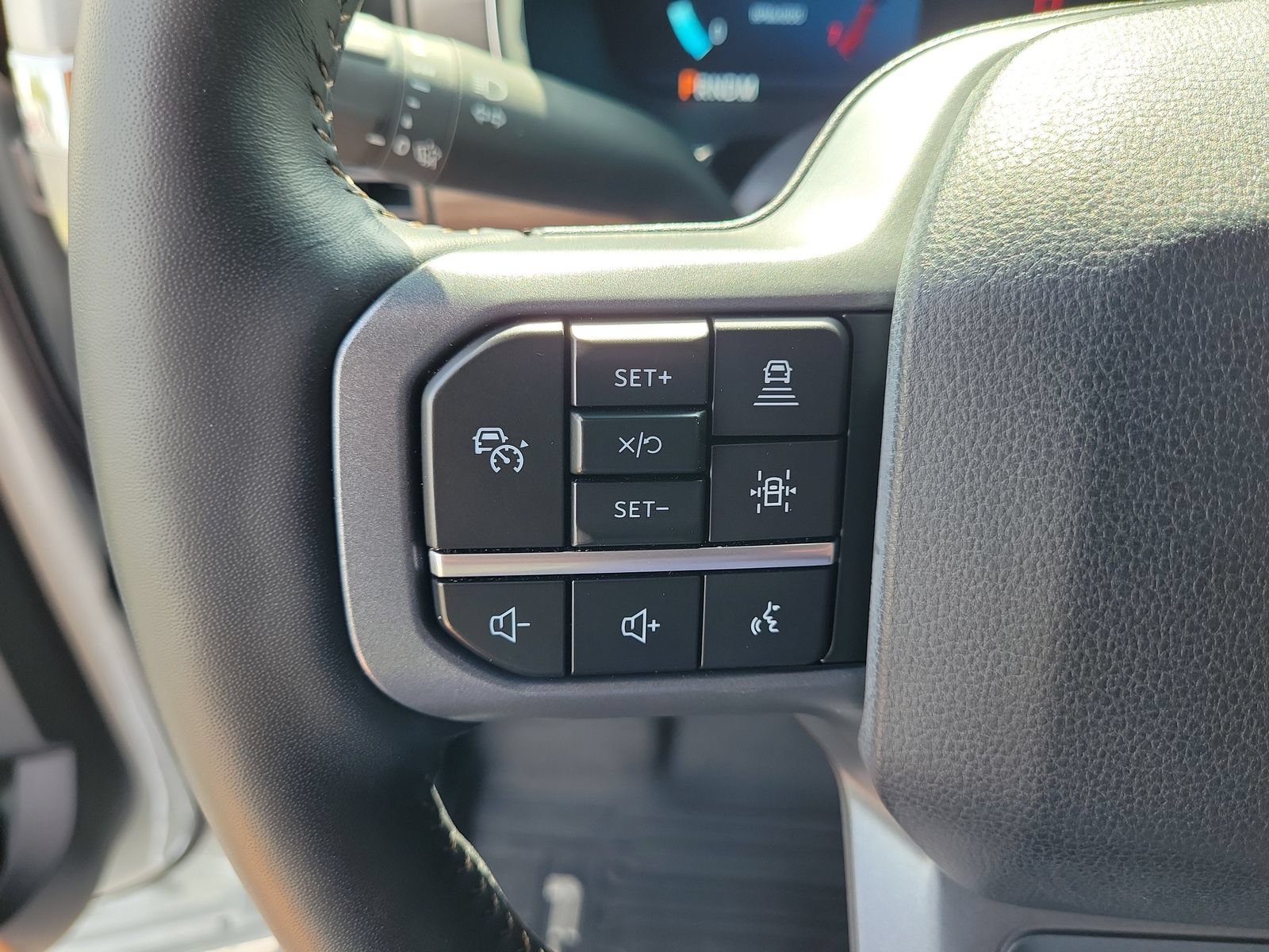 Used 2024 Ford F150 Lariat w/ Tow/Haul Package AWD/4WD image 19