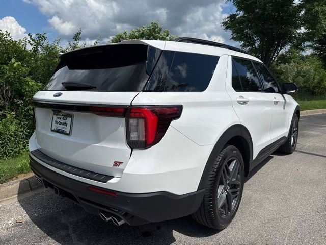 Used 2025 Ford Explorer ST AWD/4WD image 8