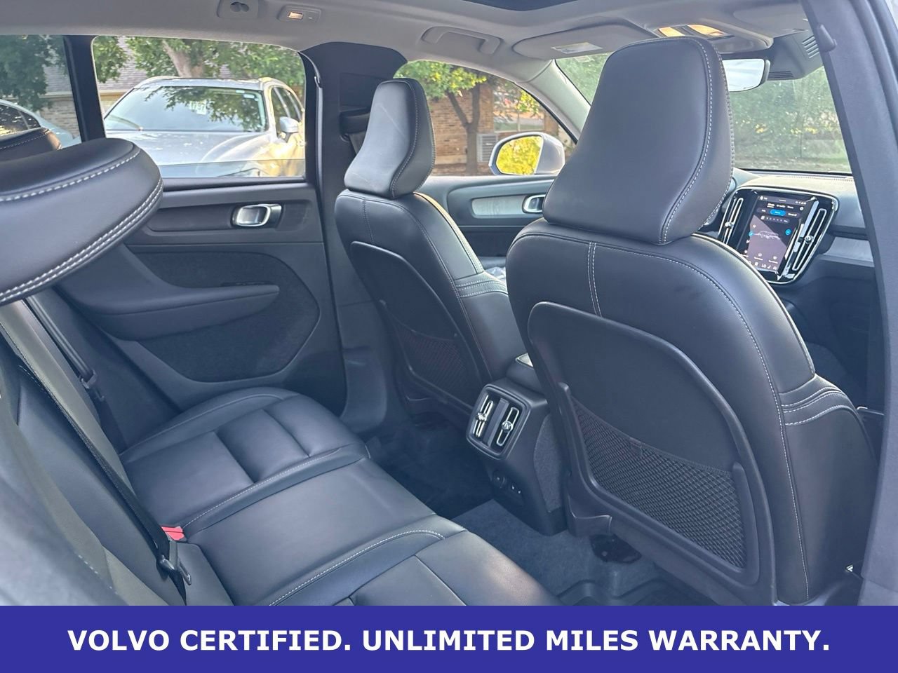 Certified 2024 Volvo XC40 B5 Plus w/ Protection Package Premier AWD/4WD image 12