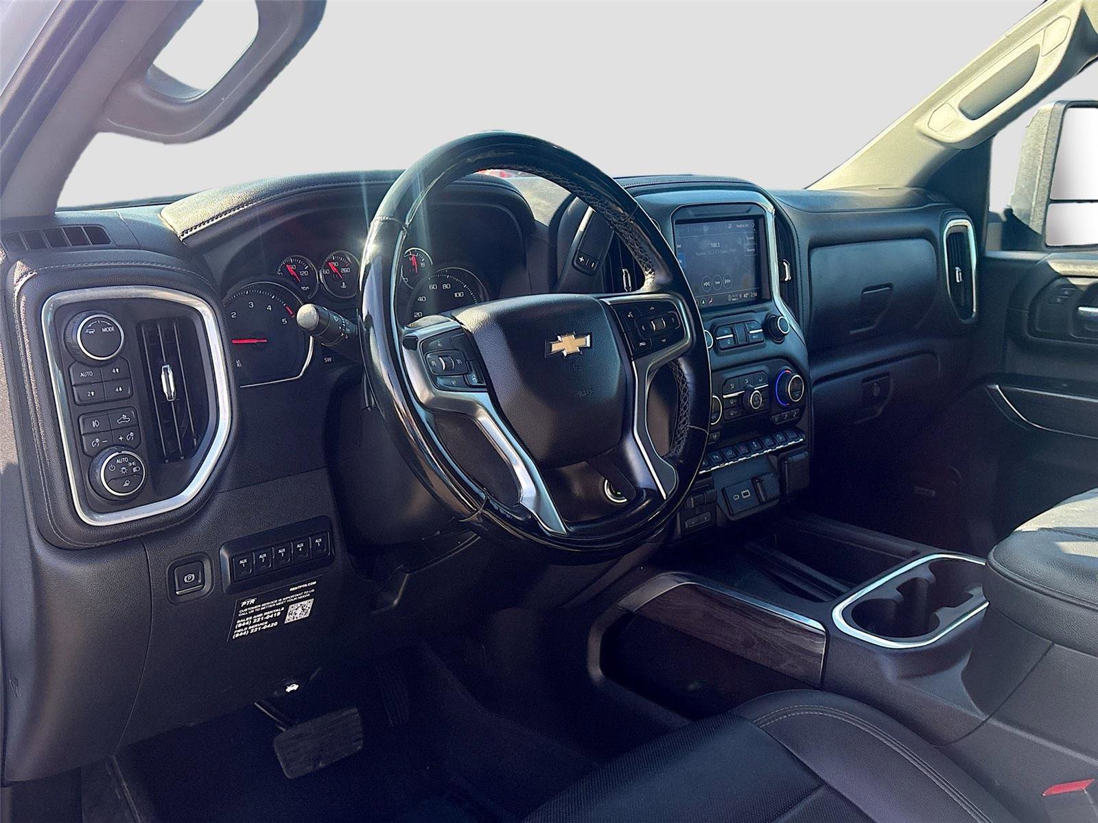 Used 2023 Chevrolet Silverado 2500 LTZ w/ LTZ Plus Package image 9