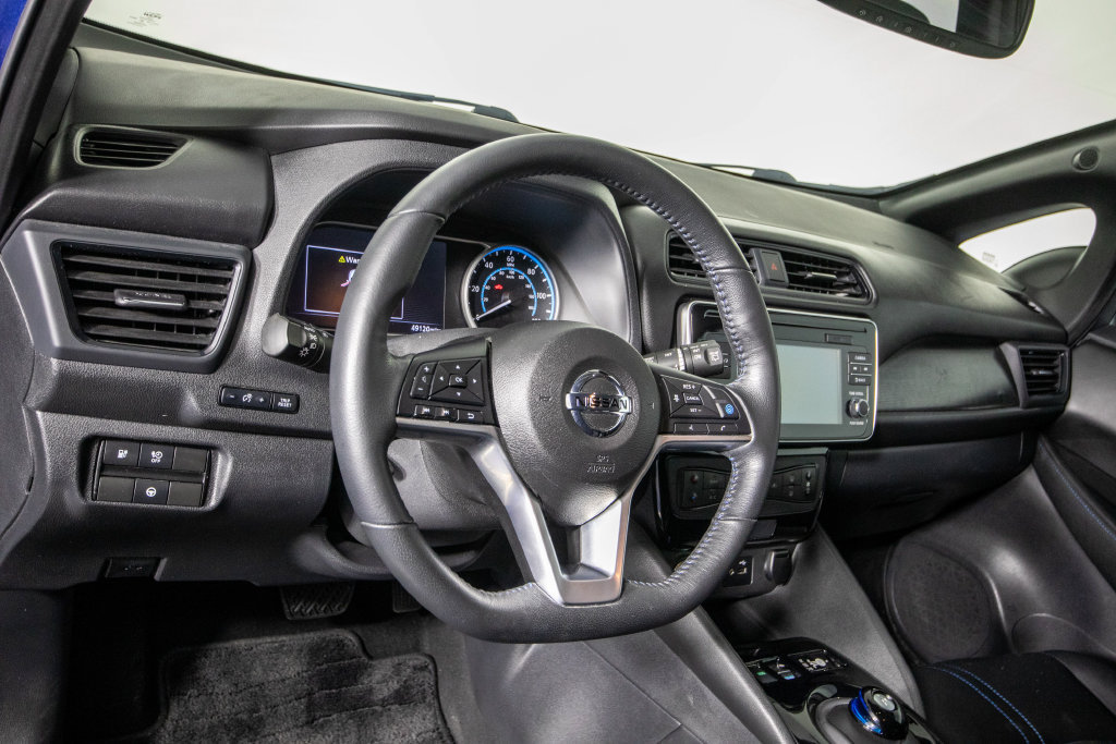 Used 2019 Nissan Leaf SV w/ SV Technology Package FWD image 17