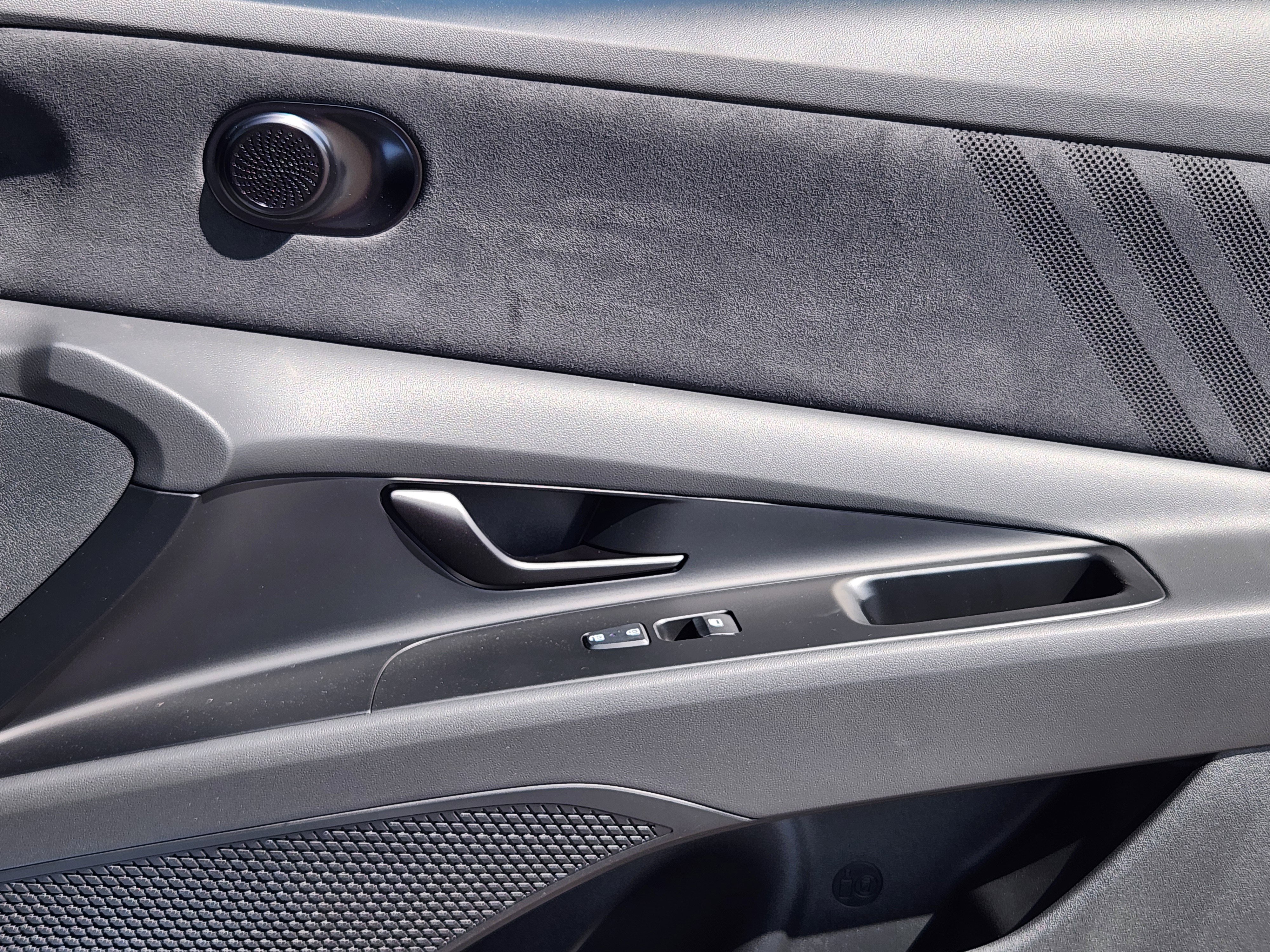 New 2025 Hyundai Elantra N Base image 15