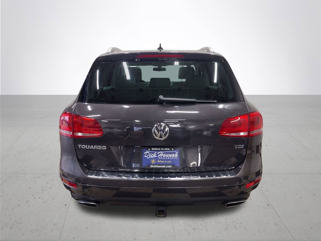 Used 2012 Volkswagen Touareg TDI image 11