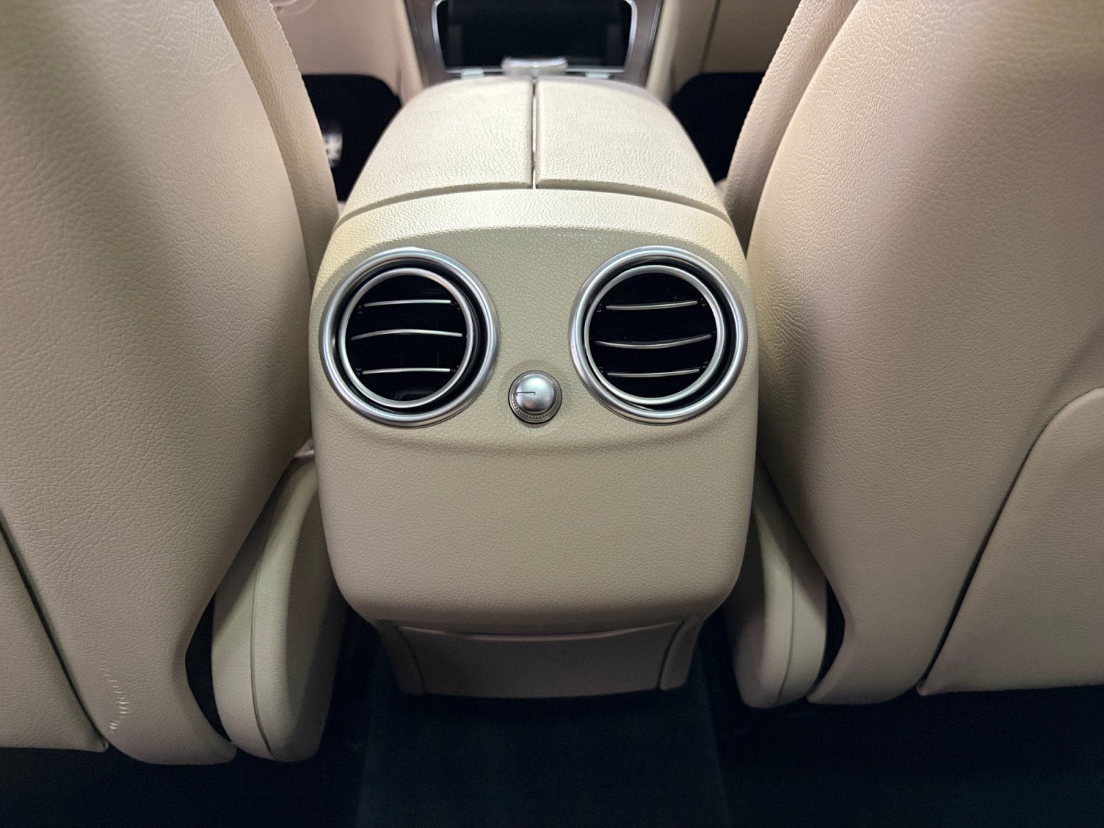 Used 2019 Mercedes-Benz GLC 300 4MATIC image 45
