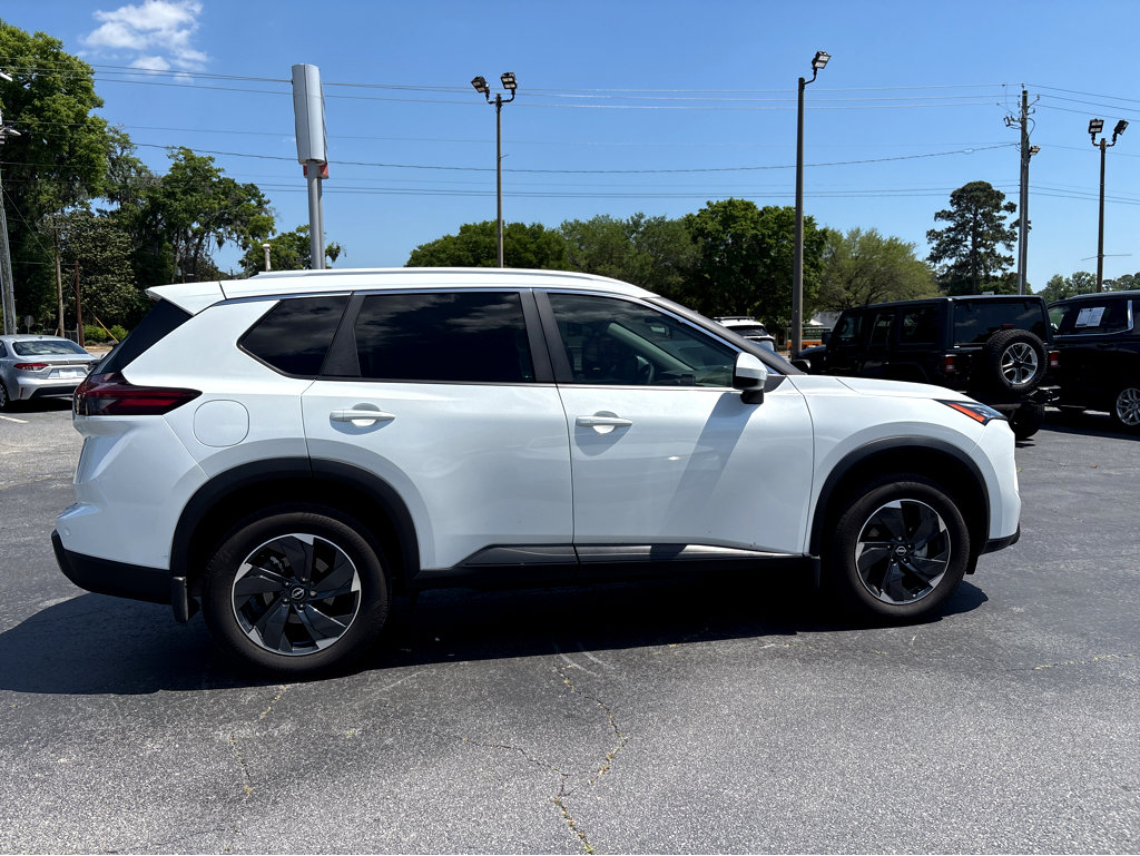 Used 2025 Nissan Rogue SV w/ SV Premium Package image 29