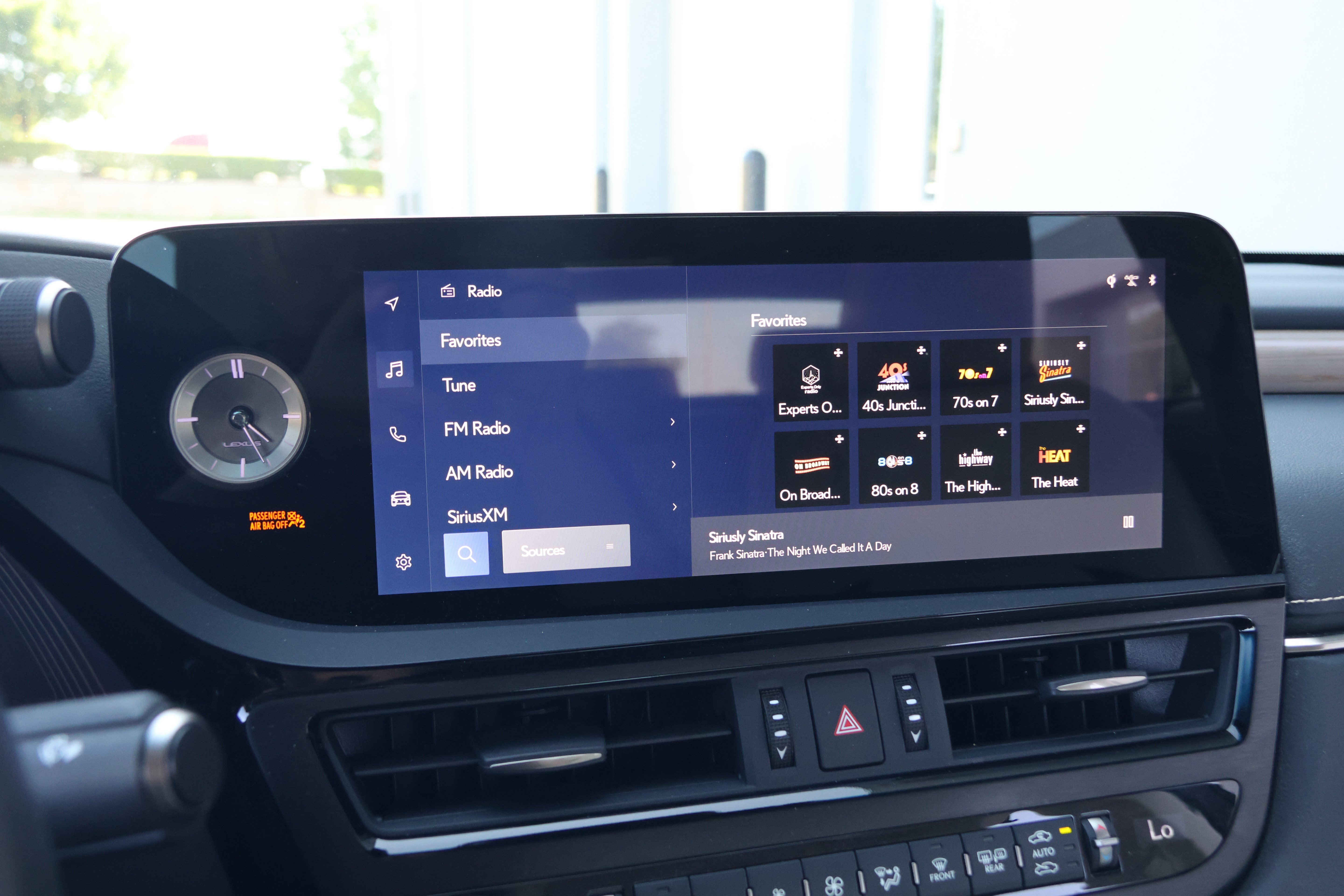 Used 2024 Lexus ES 350 Ultra Luxury w/ Accessory Package (Z2) FWD image 25