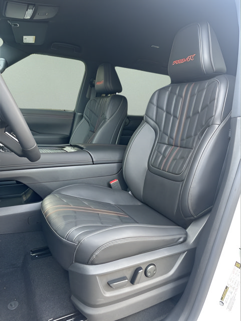 New 2026 Nissan Armada PRO-4X w/ Captain's Chari Seat Package AWD/4WD image 17