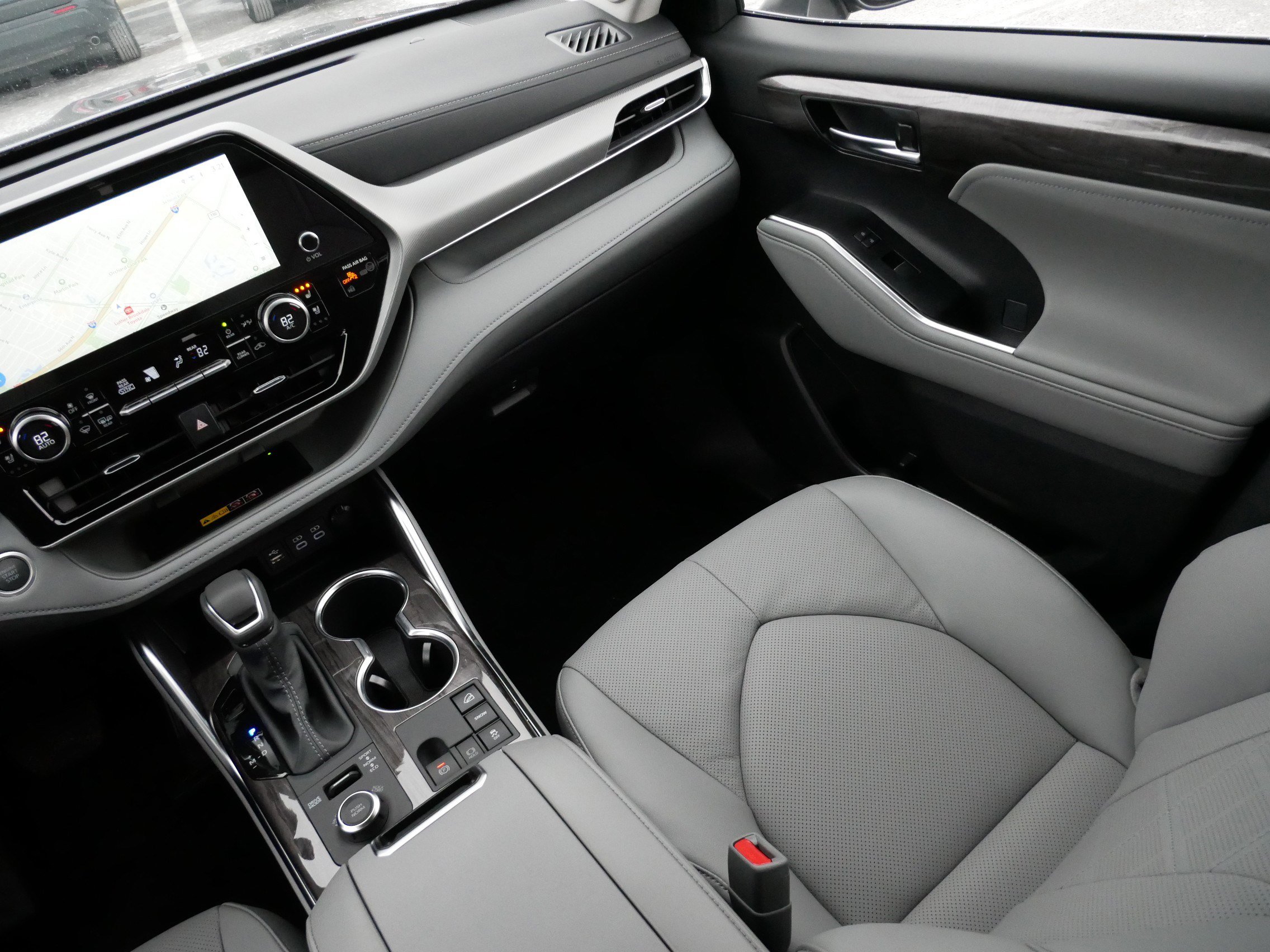 Certified 2026 Toyota Highlander Platinum image 11