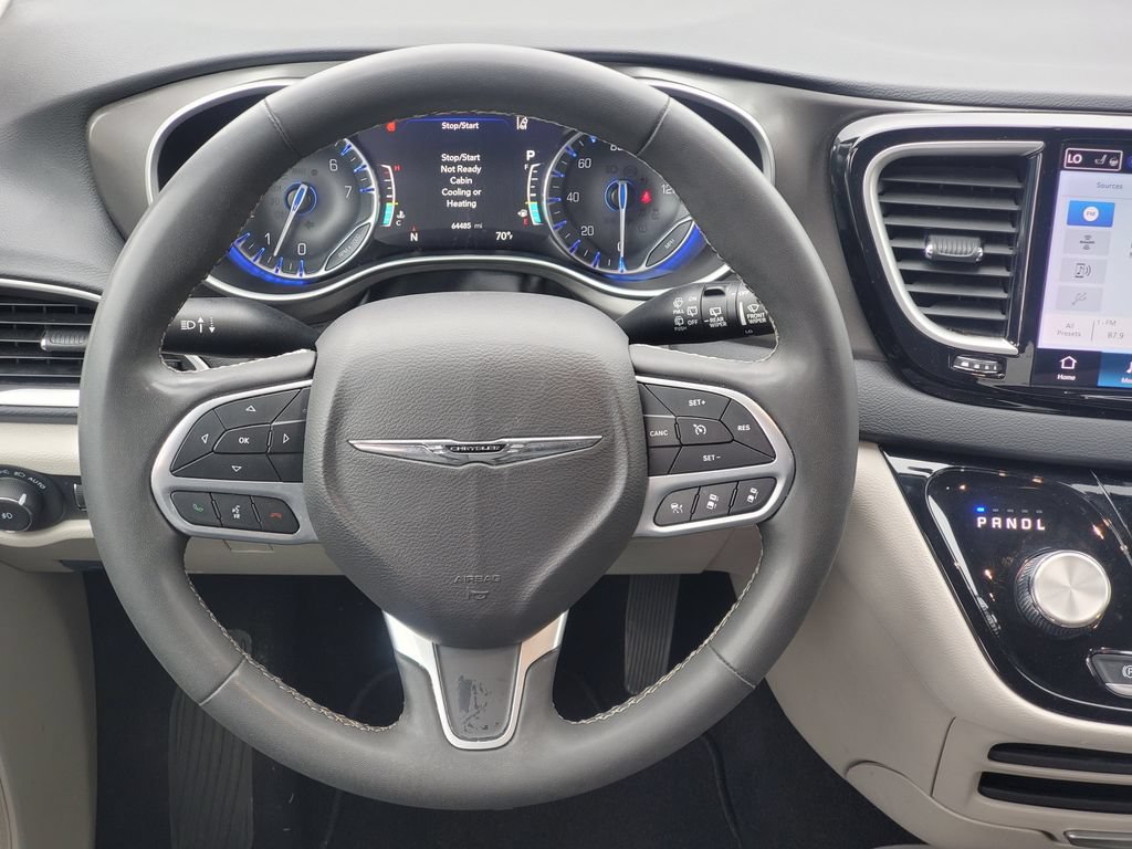 Used 2024 Chrysler Pacifica Touring-L FWD image 26