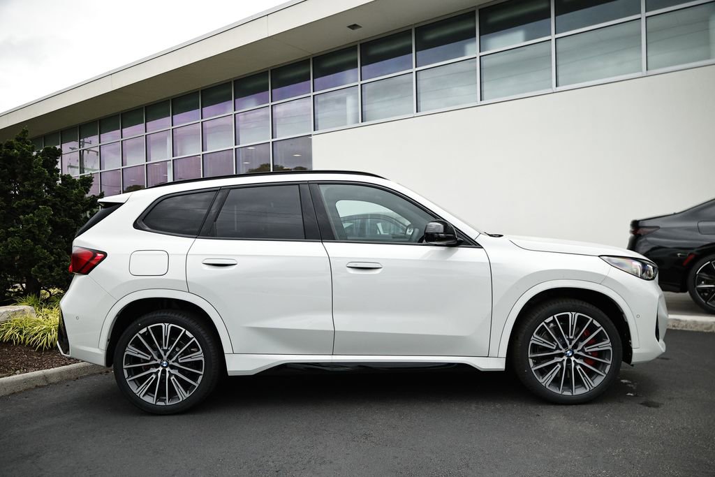 New 2026 BMW X1 xDrive28i w/ Technology Package AWD/4WD image 4