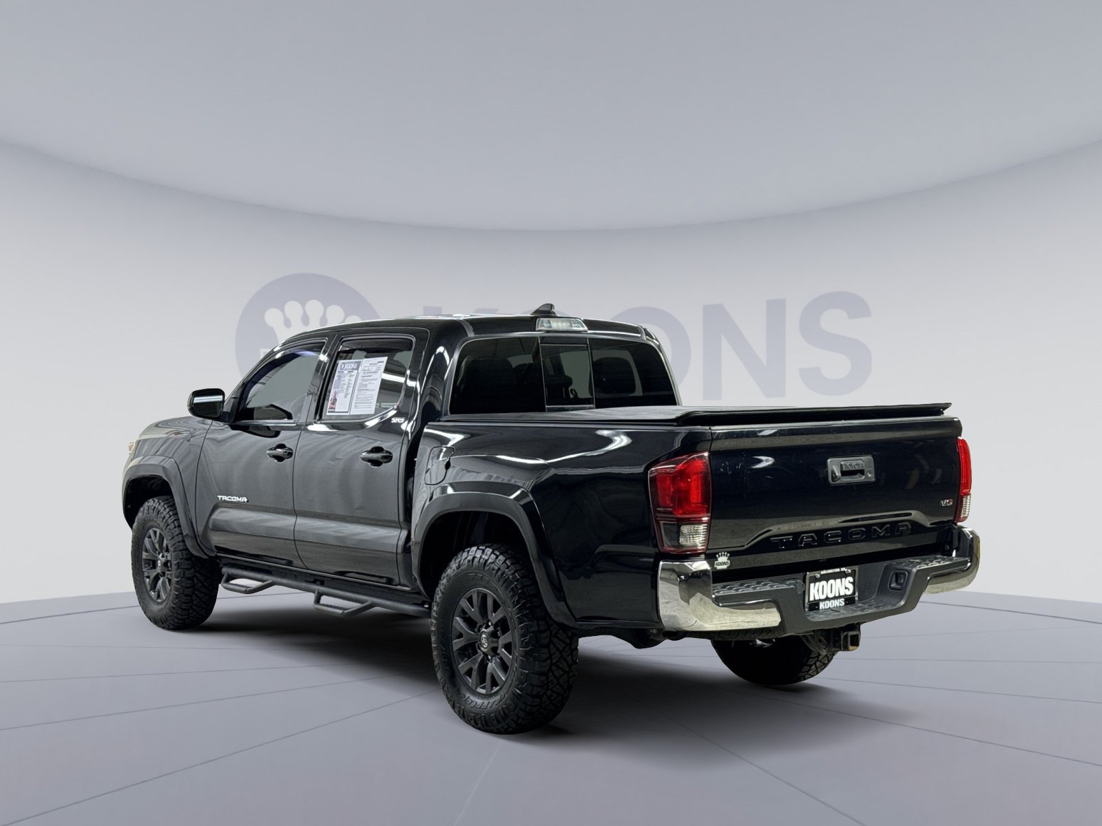 Used 2021 Toyota Tacoma SR5 RWD image 18